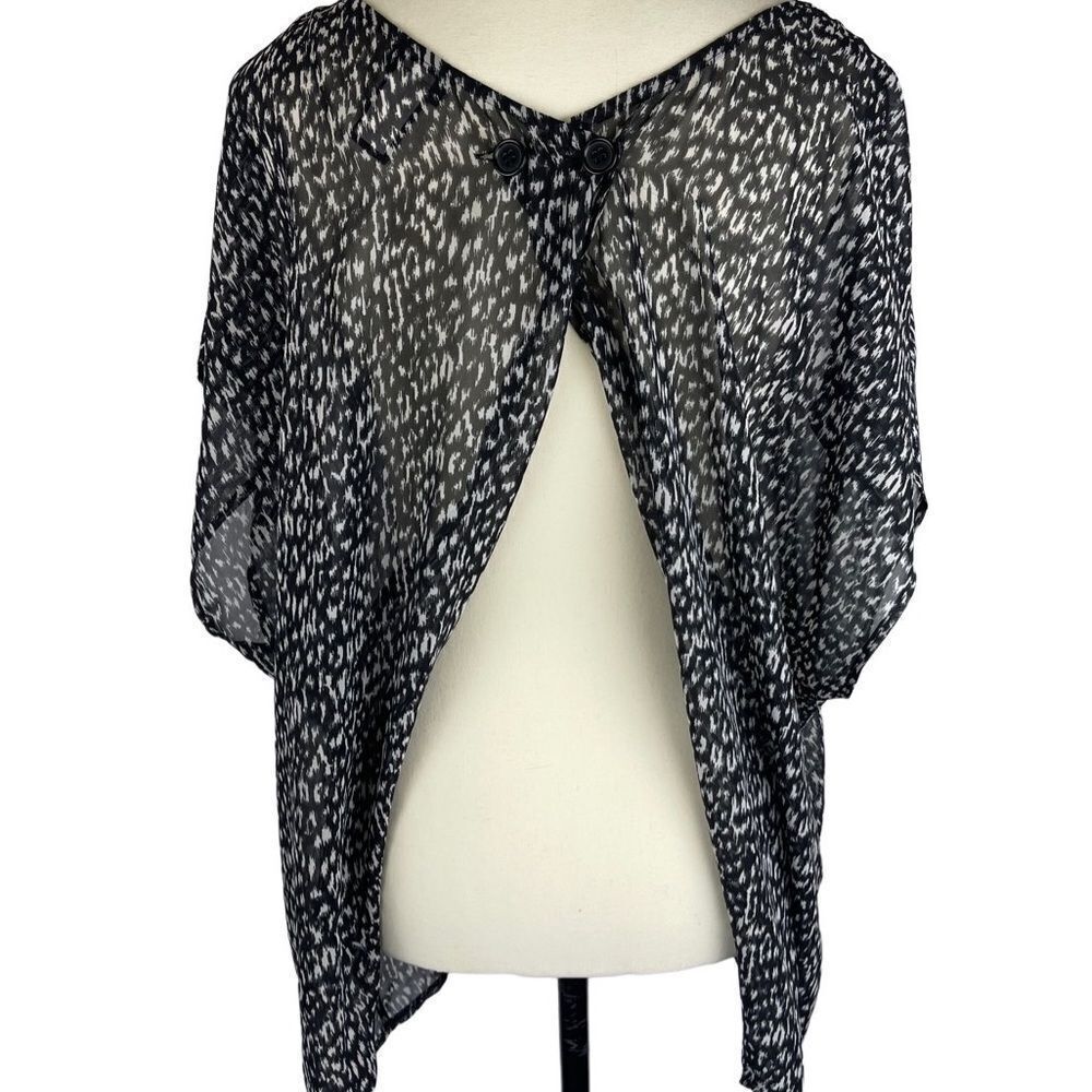 Torrid leopard black & white open back blouse round neck sz 2X sheer material - Picture 3 of 7